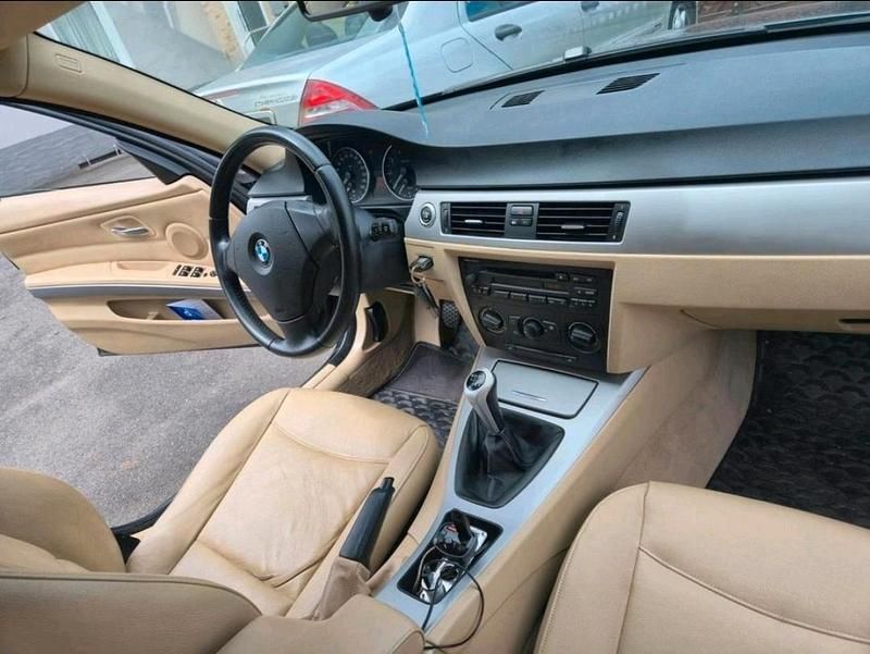 Gebraucht BMW 318 129 PS (94 kW) 2006 Grün Kombi