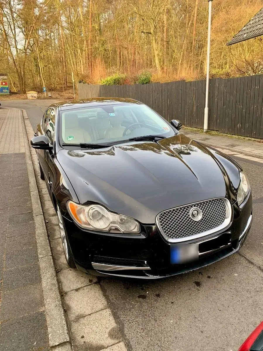 Gebraucht Jaguar XF Premium Luxury 275 PS (202 kW) 2010 Schwarz Limousine