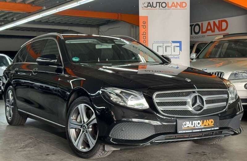 Gebraucht Mercedes E400 333 PS (244 kW) 2017 Obsidianschwarz  metalliclack Kombi