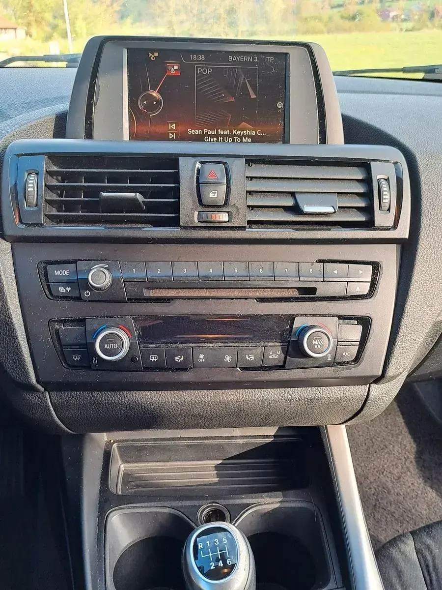 Gebraucht BMW 114 102 PS (75 kW) 2015 Weiß Kleinwagen