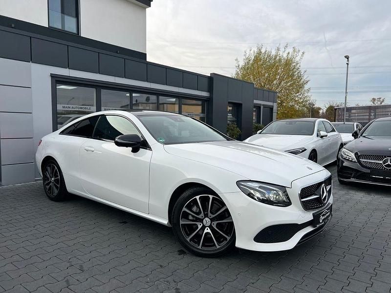 Weiß Gebraucht 2017 Mercedes E200 Night Coupé | 26.890 € (Fairer Preis) - Bild 1/4