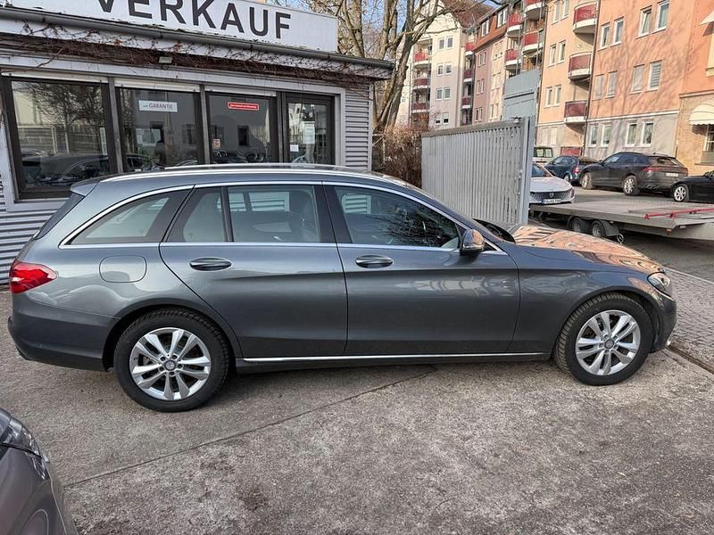 Gebraucht Mercedes C220 Avantgarde 170 PS (125 kW) 2016 Grau Limousine
