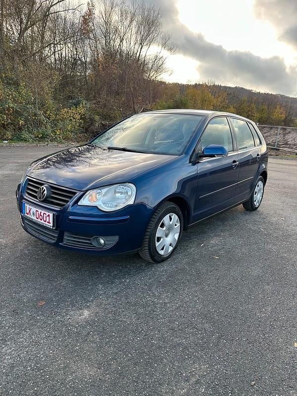 Blau Gebraucht 2009 VW Polo Limousine | 2.980 € (Fairer Preis) - Bild 1/4