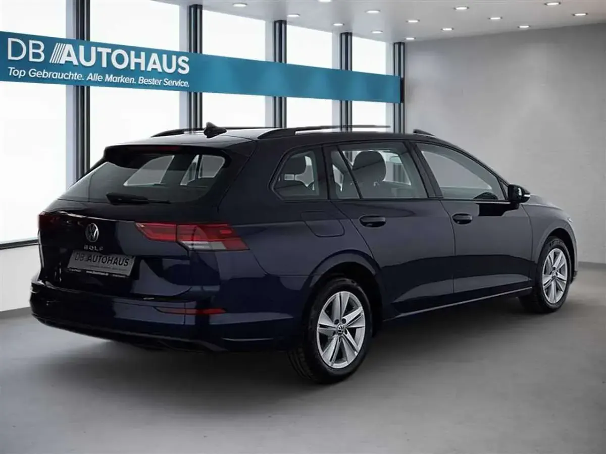 Gebraucht VW Golf VIII Life 116 PS (85 kW) 2024 Blau Kombi