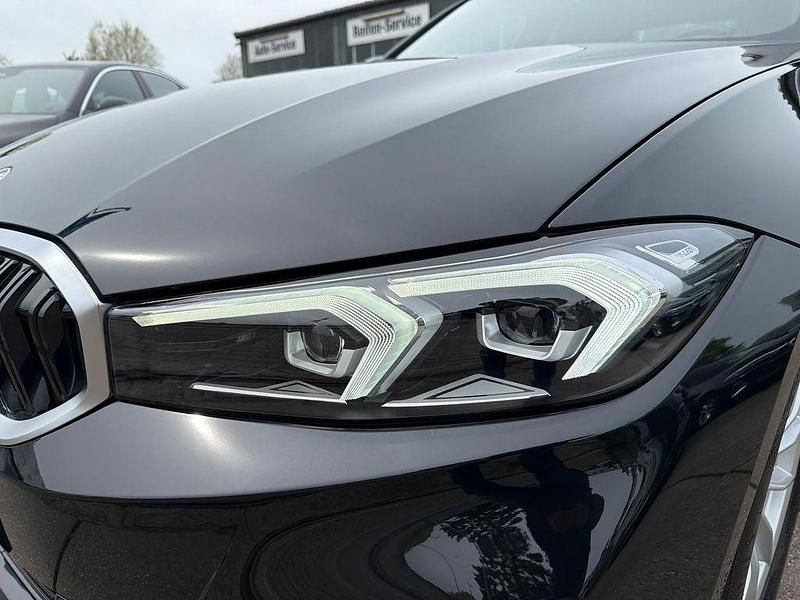 Gebraucht BMW 320 184 PS (135 kW) 2022 Schwarz Limousine