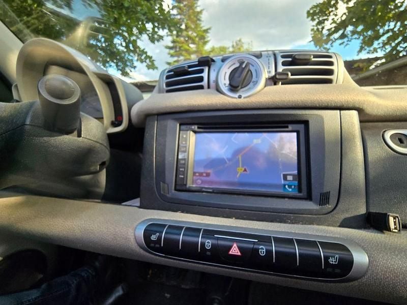 Gebraucht Smart ForTwo Cabrio Passion 71 PS (52 kW) 2014 Weiß Cabrio