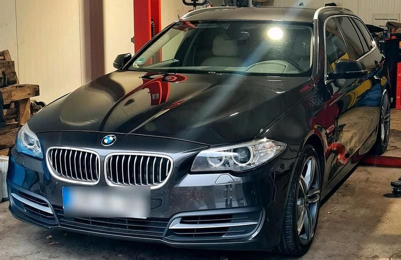 Braun Gebraucht 2015 BMW 530 Kombi | 14.990 € (Guter Preis) - Bild 1/4