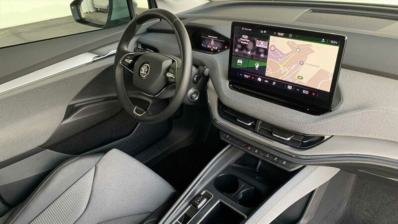 Gebraucht Skoda Enyaq iV Loft 132 kW (180 PS) 2022 Silber / arctic silber / metallic SUV