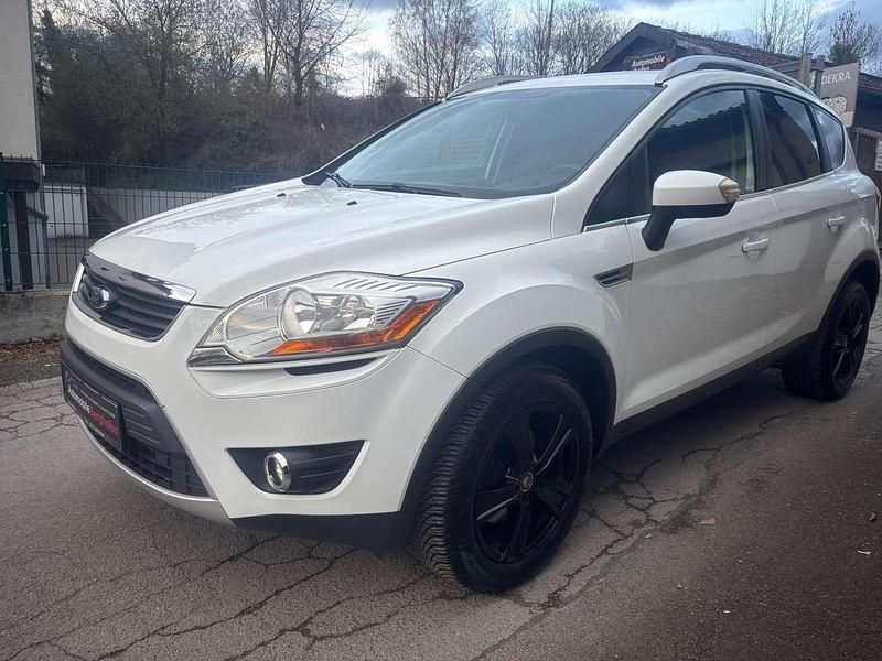 Gebraucht Ford Kuga Trend 140 PS (102 kW) 2012 Frostweiß SUV