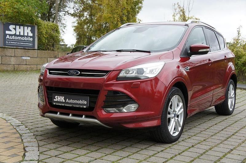 Rot Gebraucht 2016 Ford Kuga Individual SUV | 9.900 € (Guter Preis) - Bild 1/4