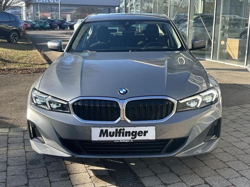Gebraucht BMW 320 190 PS (139 kW) 2022 Grau Limousine