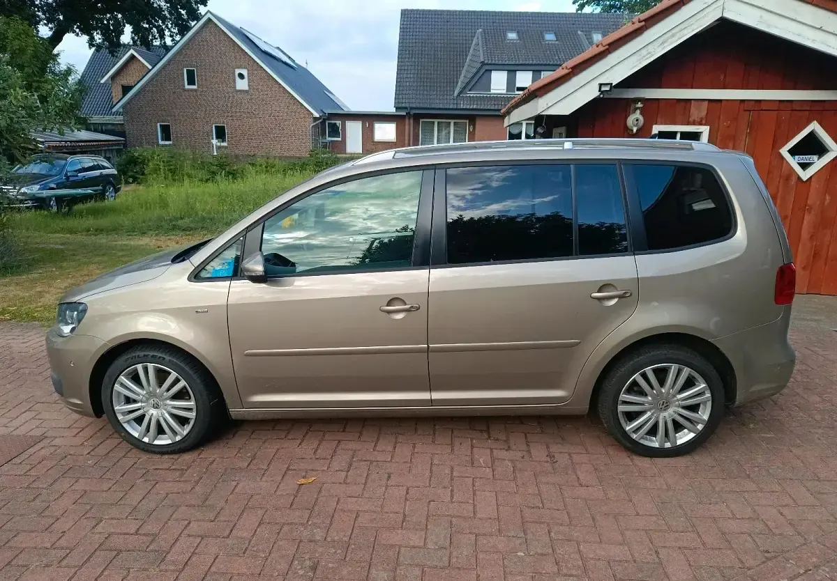 Gebraucht VW Touran Cup 140 PS (102 kW) 2014 Van / Kleinbus