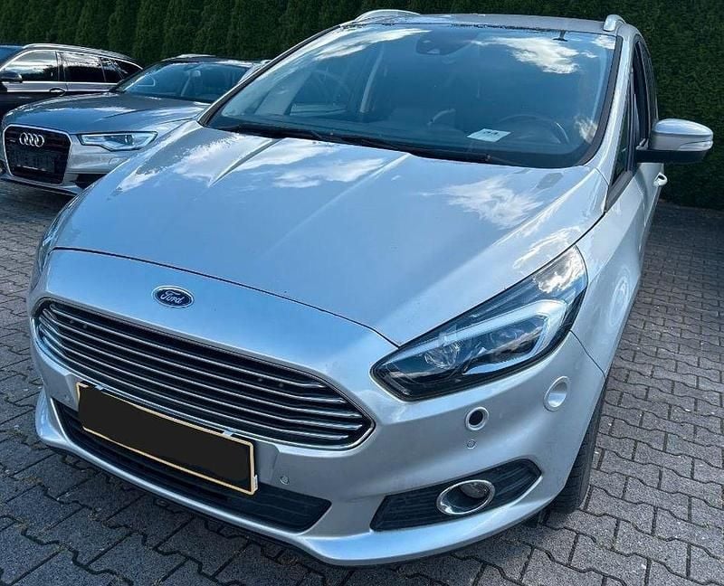 Silber Gebraucht 2020 Ford S-MAX Business Edition Van / Kleinbus | 14.400 € (Superpreis) - Bild 1/4