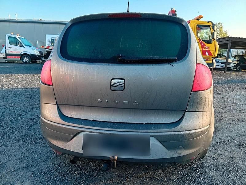 Usata Seat Altea 2006 Grigio Monovolume