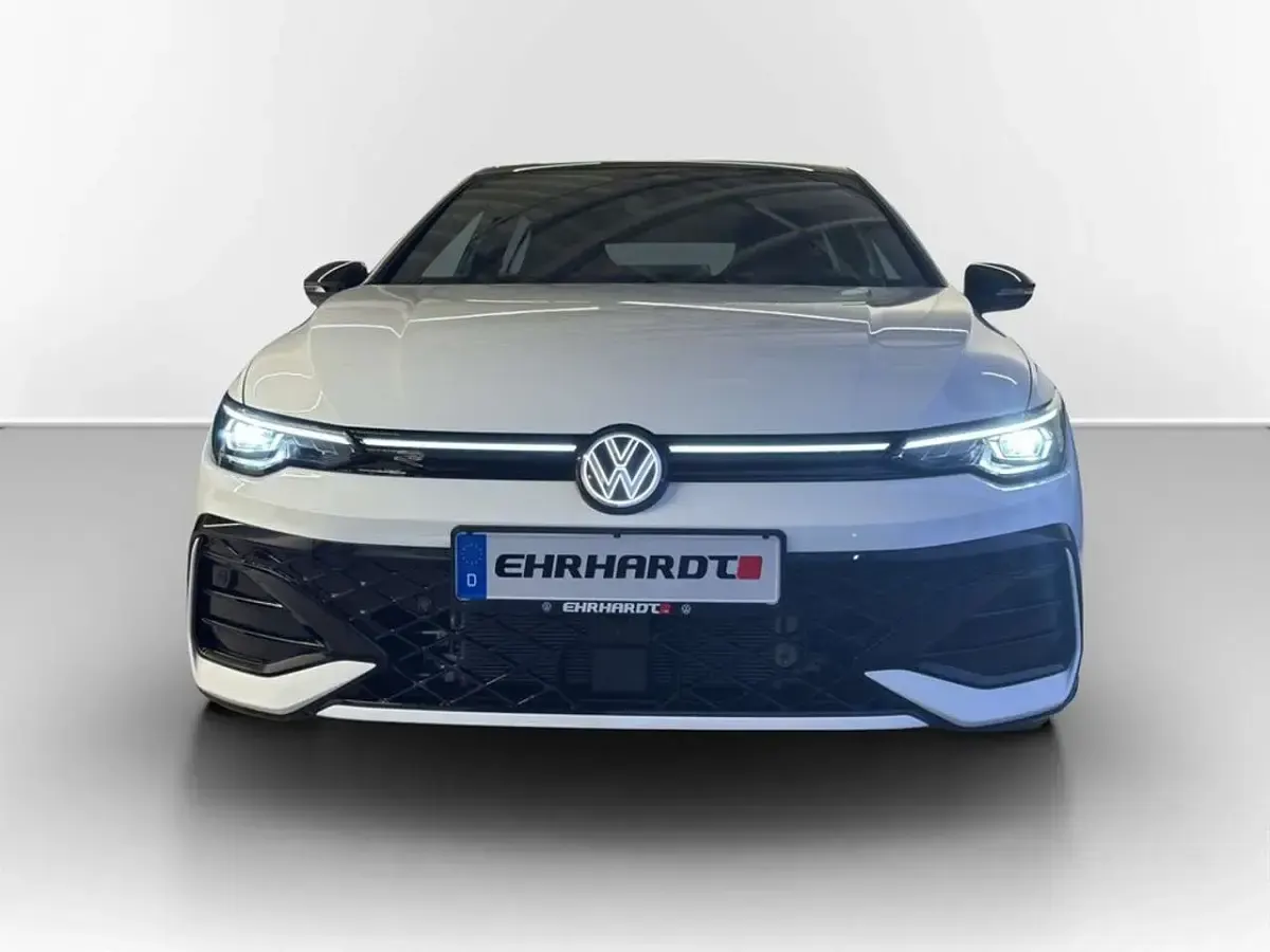 Gebraucht VW Golf VIII R-line 204 PS (150 kW) 2026 Weiß Limousine