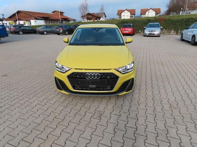 Gelb Gebraucht 2021 Audi A1 Sportback S-Line Kleinwagen | 19.990 € (Fairer Preis) - Bild 1/4