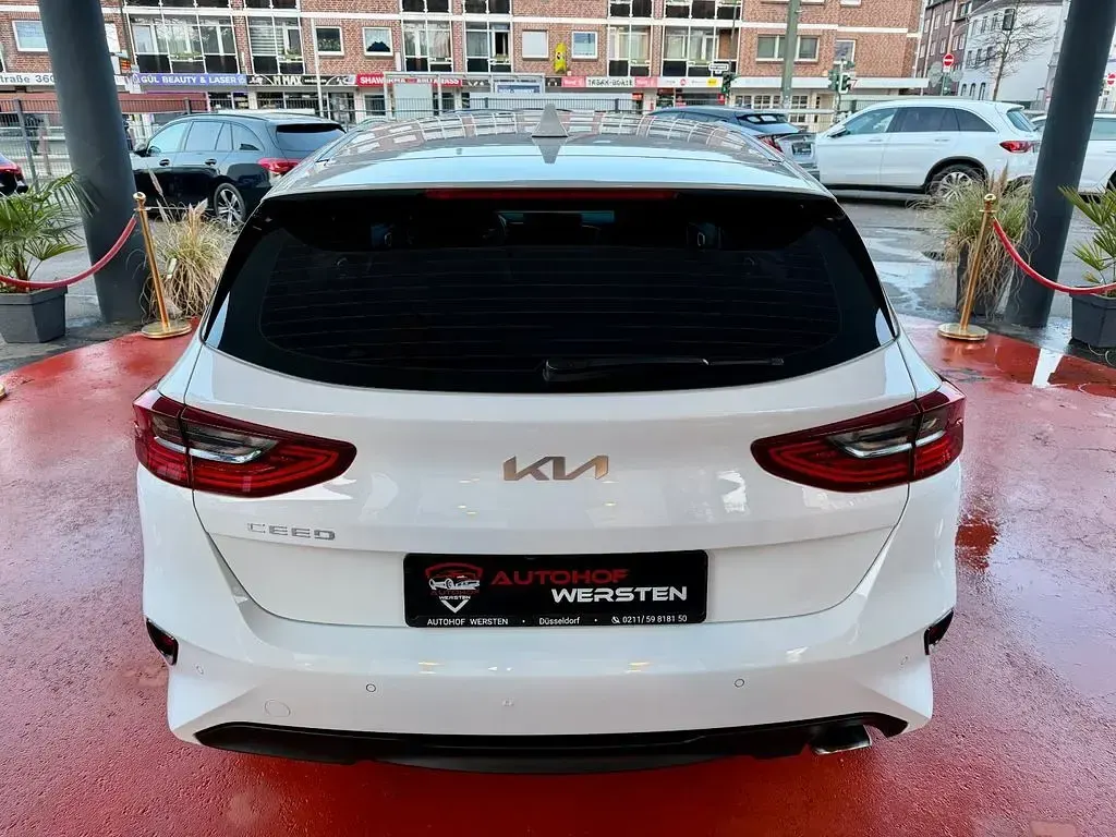 Usado Kia Ceed 160 CV (117 kW) 2022 Blanco Utilitario
