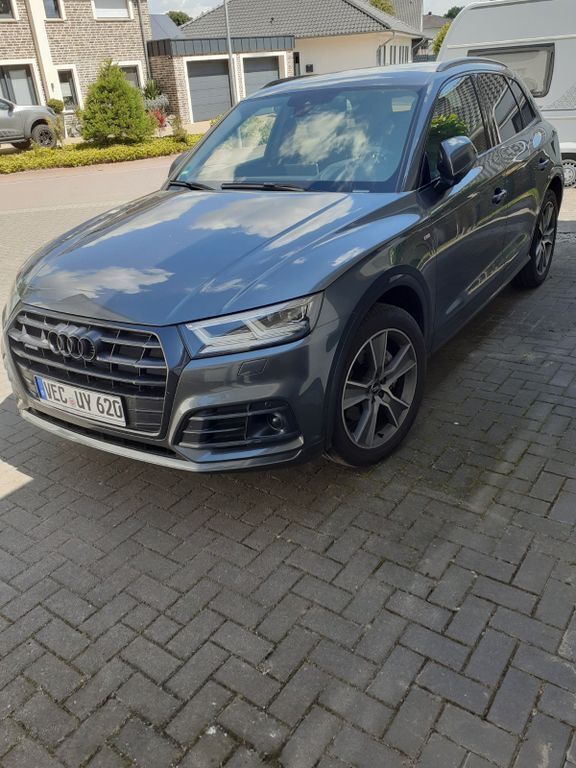 Grau Gebraucht 2017 Audi Q5 Design SUV | 29.950 € (Fairer Preis) - Bild 1/4