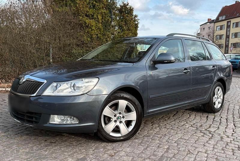 Gebraucht Skoda Octavia 122 PS (89 kW) 2009 Silber Kombi