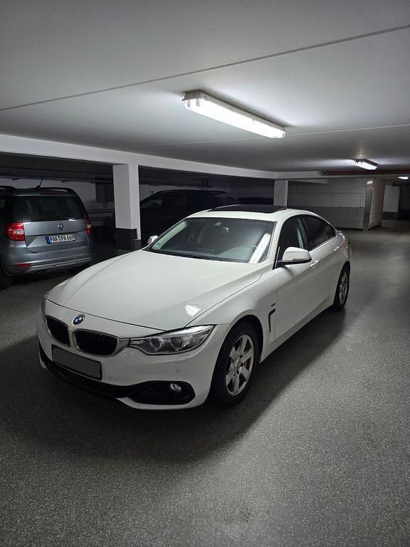 Weiß Gebraucht 2016 BMW 420 Sport Line Coupé | 13.900 € - Bild 1/4