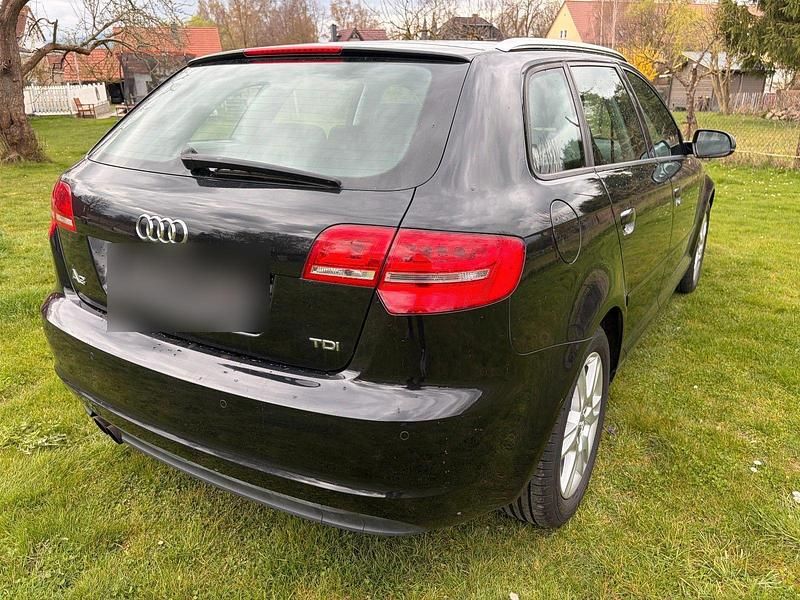 Gebraucht Audi A3 Attraction 170 PS (125 kW) 2012 Schwarz Kleinwagen