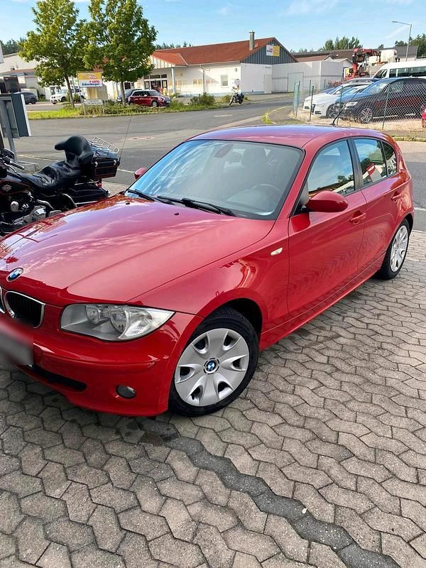 Rot Gebraucht 2006 BMW 120 Kleinwagen | 4.200 € (Guter Preis) - Bild 1/4