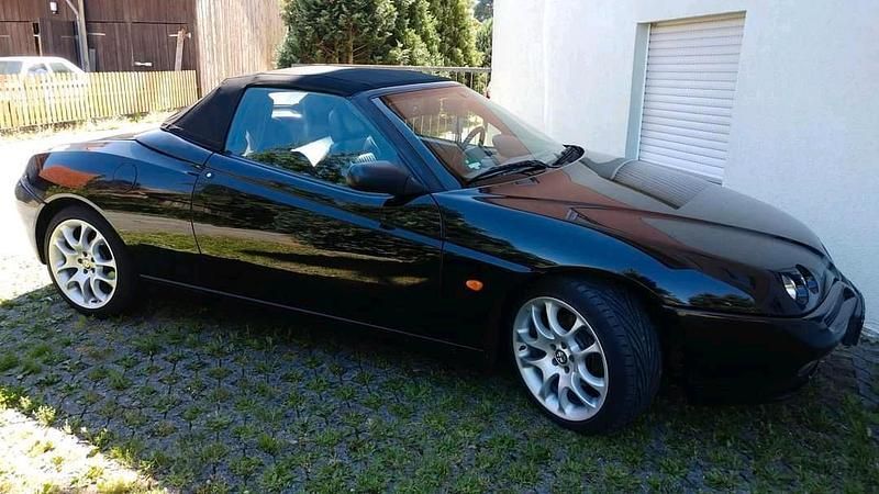 Schwarz Gebraucht 2000 Alfa Romeo Spider Cabrio | 8.499 € (Fairer Preis) - Bild 1/4