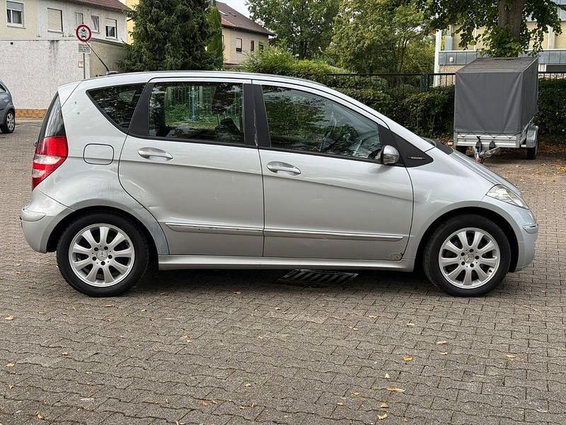 Gebraucht Mercedes A200 Elegance 140 PS (102 kW) 2005 Silber Van / Kleinbus