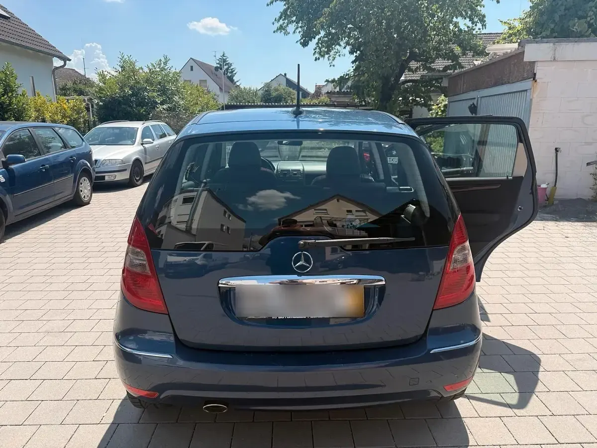 Gebraucht Mercedes A160 82 PS (60 kW) 2010 Blau Kleinwagen