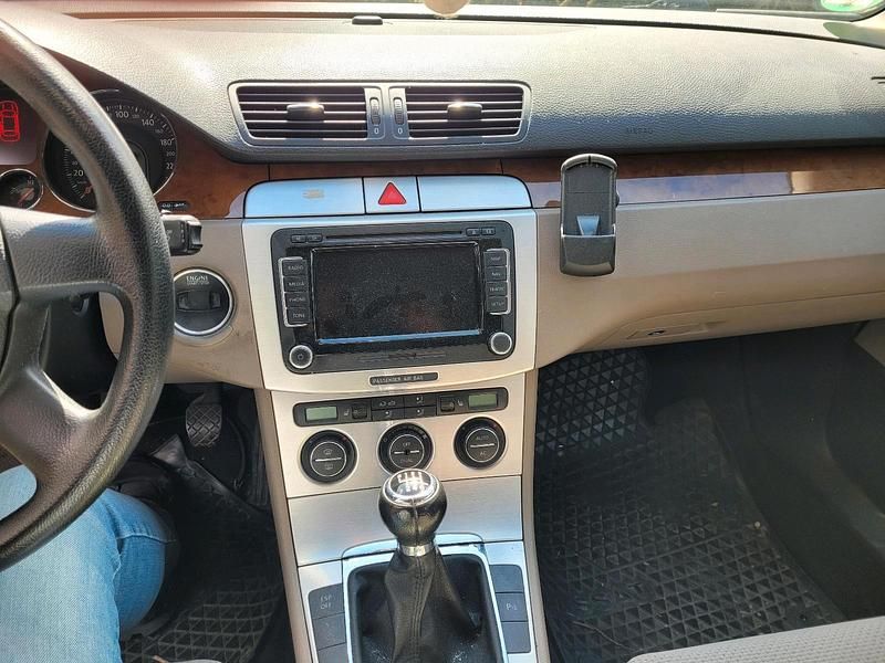 Gebraucht VW Passat 140 PS (102 kW) 2008 Braun Limousine