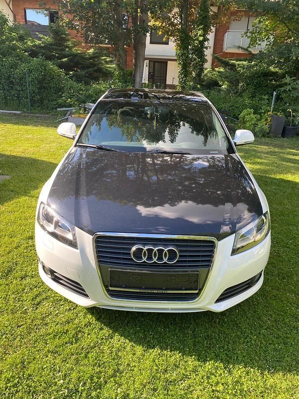 Weiß Gebraucht 2009 Audi A3 S-Line Kleinwagen | 6.000 € (Guter Preis) - Bild 1/4