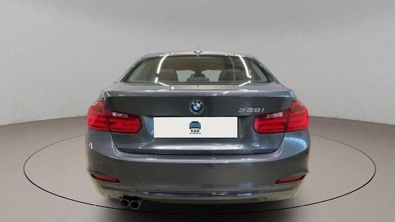 Gebraucht BMW 328 Sport Line 245 PS (180 kW) 2014 Grau Limousine