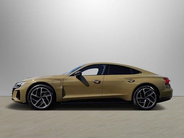 Gebraucht Audi e-tron GT quattro Ambiente 350 kW (476 PS) 2024 Taktikgrün metallic Limousine