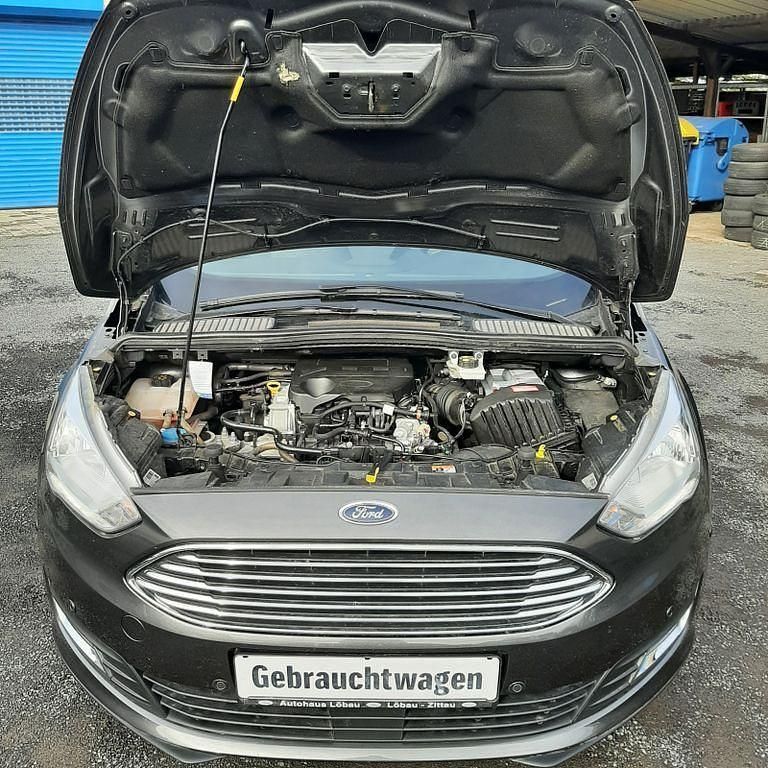 Gebraucht Ford C-MAX Titanium 125 PS (91 kW) 2019 Schwarz Van / Kleinbus