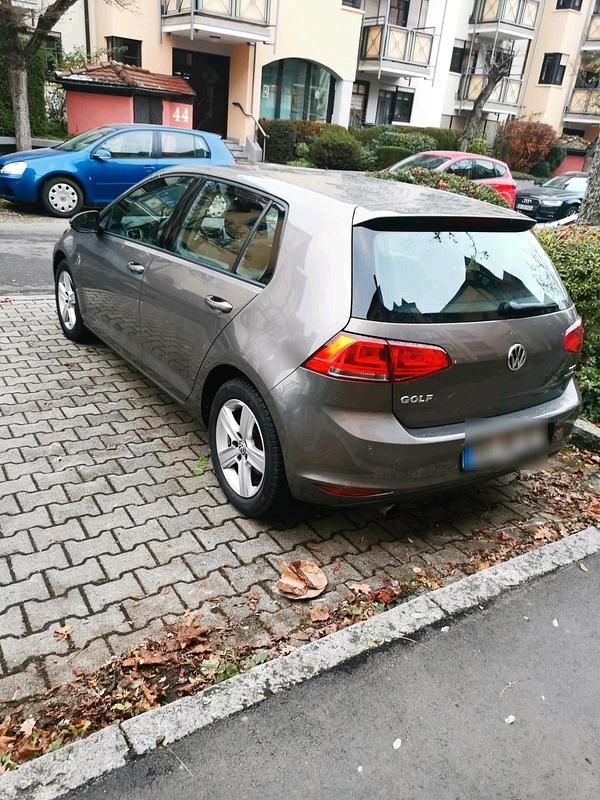 Gebraucht VW Golf VII 105 PS (77 kW) 2013 Kleinwagen
