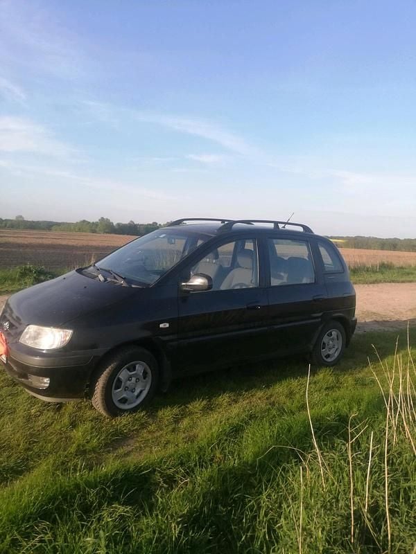 Schwarz Gebraucht 2005 Hyundai Matrix Van / Kleinbus | 2.199 € (Fairer Preis) - Bild 1/4