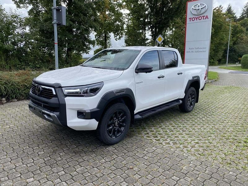 Schneeweiß Gebraucht 2025 Toyota HiLux Abholung | 62.350 € (Fairer Preis) - Bild 1/4