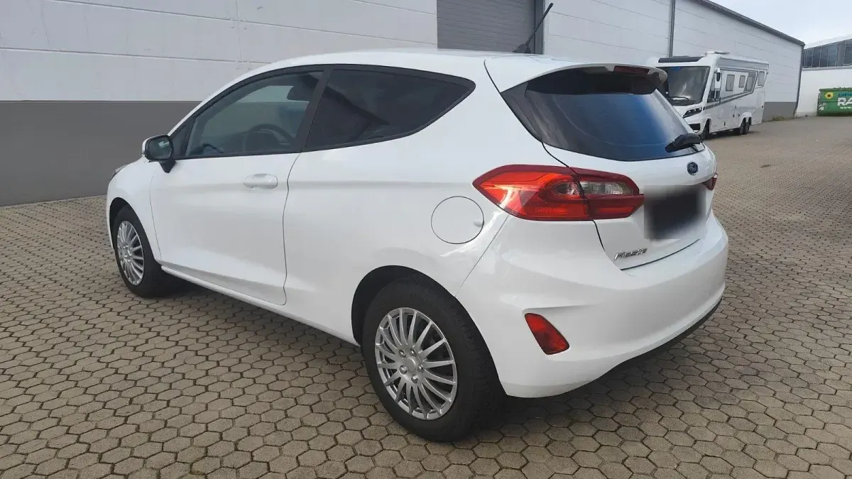 Gebraucht Ford Fiesta Cool & Connect 71 PS (52 kW) 2018 Weiß Kleinwagen