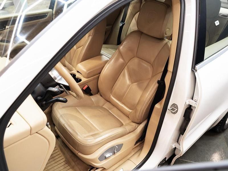 Gebraucht Porsche Macan S 258 PS (189 kW) 2016 Weiß SUV