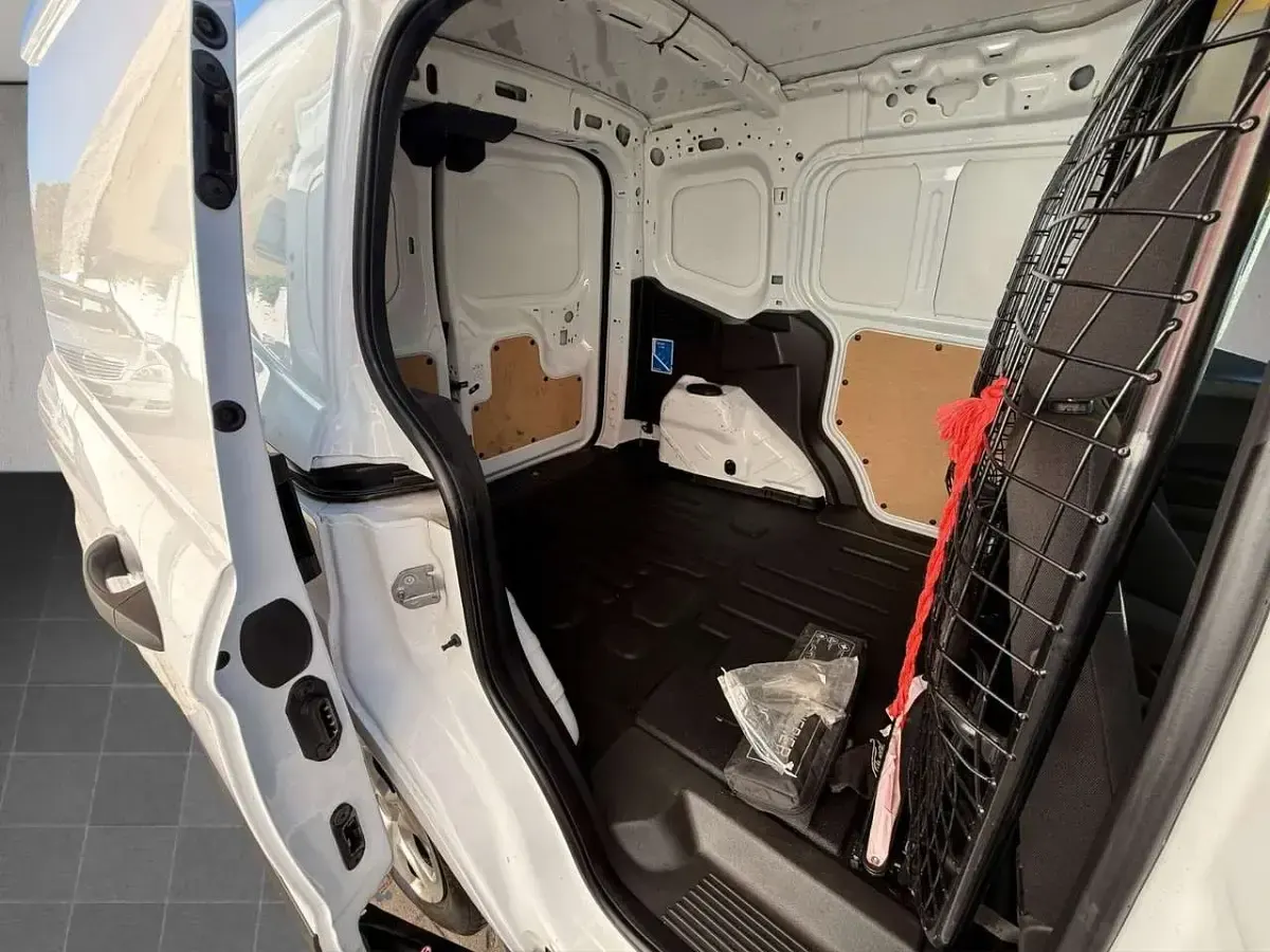 Używany Ford Transit Trend 101 KM (74 kW) 2020 Biały Minivan