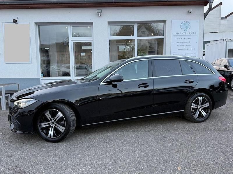 Schwarz Gebraucht 2023 Mercedes C200 Limousine | 31.850 € (Guter Preis) - Bild 1/4