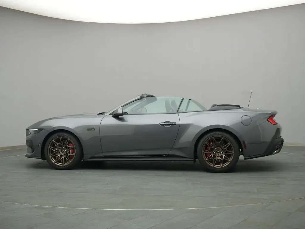 Neu Ford Mustang GT 446 PS (328 kW) 2026 Grau Cabrio