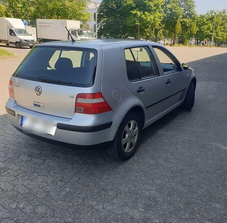Silber Gebraucht 2003 VW Golf IV Comfortline Limousine | 1.999 € (Etwas zu teuer) - Bild 1/4