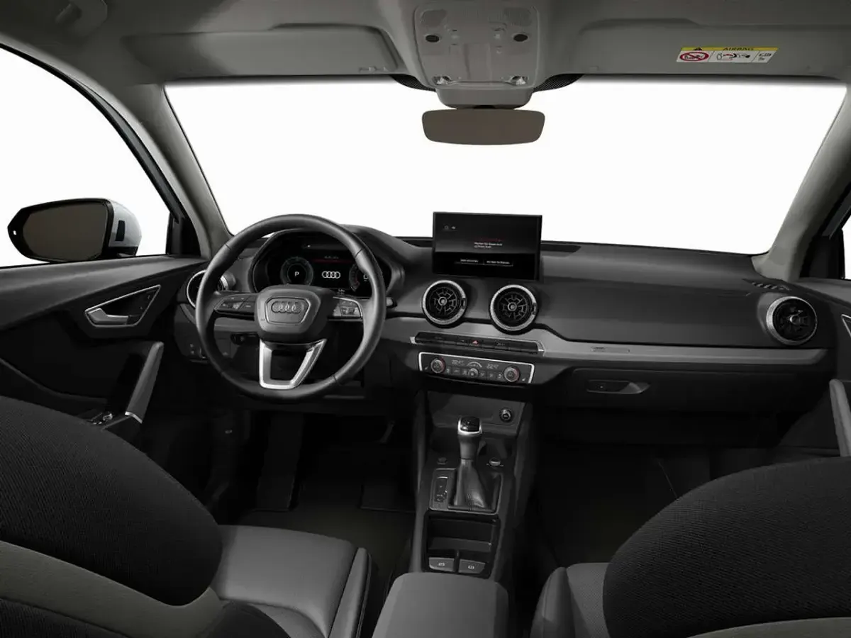 Gebraucht Audi Q2 Advanced Plus 150 PS (110 kW) 2025 Weiss / gletscherweiss SUV