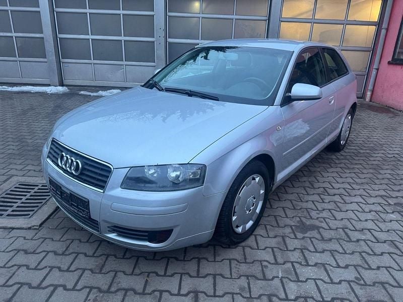 Silber Gebraucht 2004 Audi A3 Ambition Limousine | 2.490 € (Guter Preis) - Bild 1/4