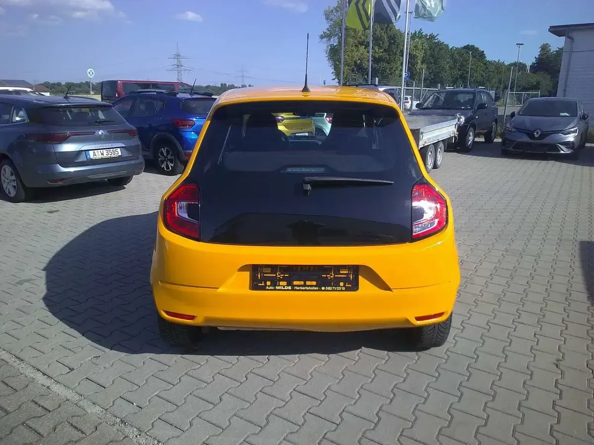 Gebraucht Renault Twingo Zen 65 PS (47 kW) 2021 Mangogelb Kleinwagen