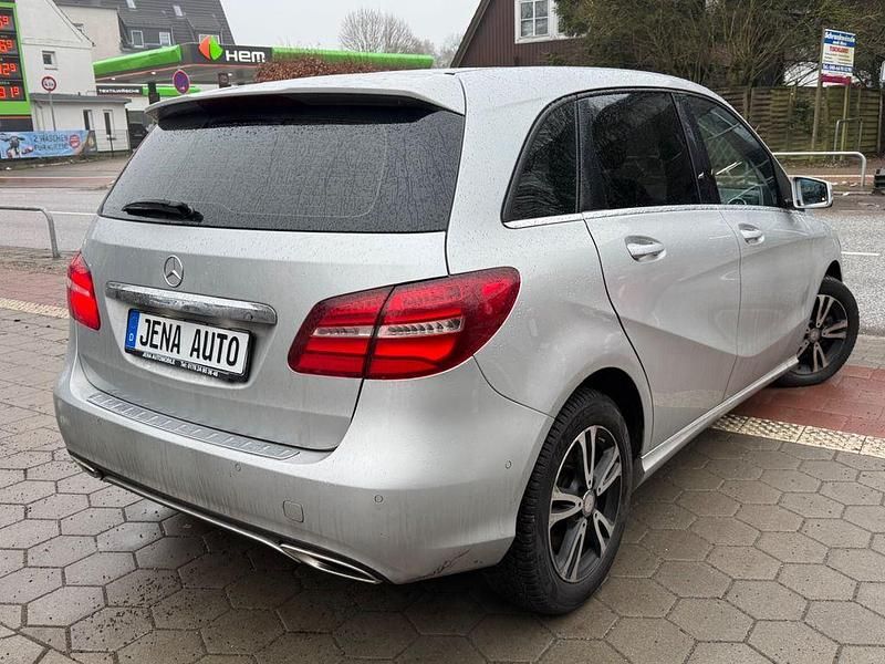 Gebraucht Mercedes B220 177 PS (130 kW) 2016 Silber Van / Kleinbus