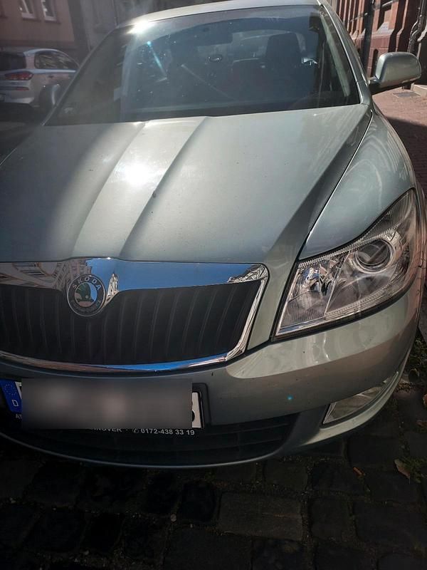 Grün Gebraucht 2009 Skoda Octavia Limousine | 5.600 € (Superpreis) - Bild 1/4