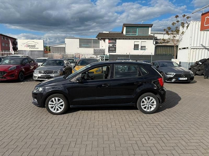 Second-hand VW Polo Comfortline 75 CP (55 kW) 2016 Negru Berlinǎ