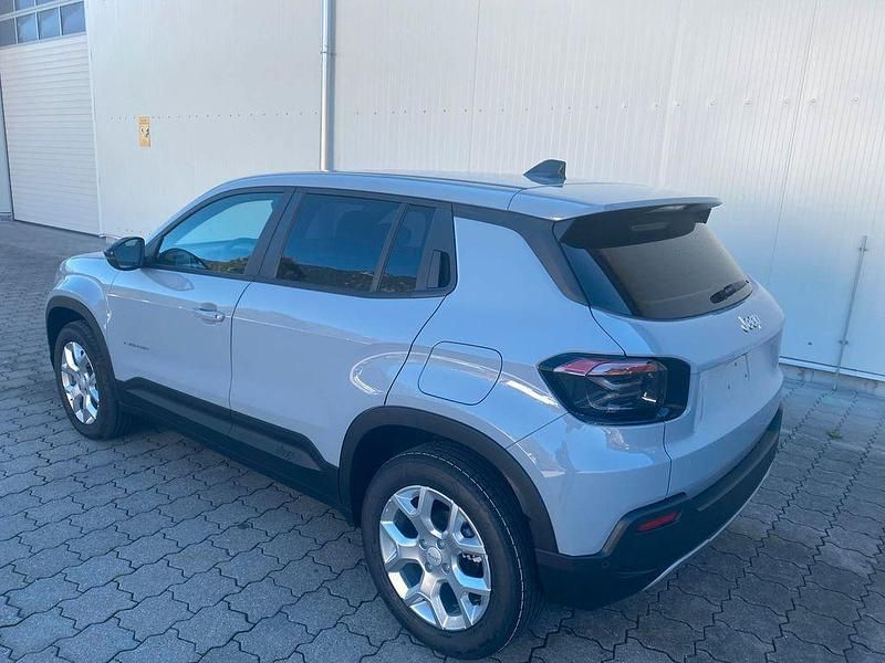 Neu Jeep Avenger Altitude 101 PS (74 kW) 2025 Grau SUV